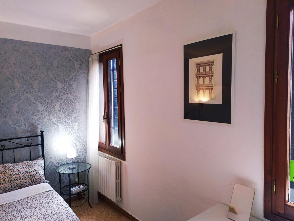 Hotel Two Steps From Rialto à Venise Extérieur photo