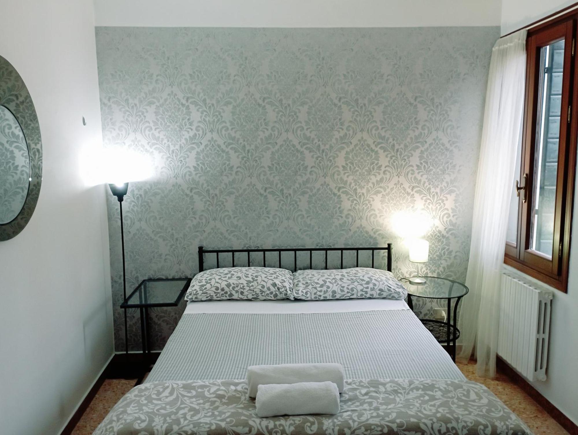Hotel Two Steps From Rialto à Venise Extérieur photo